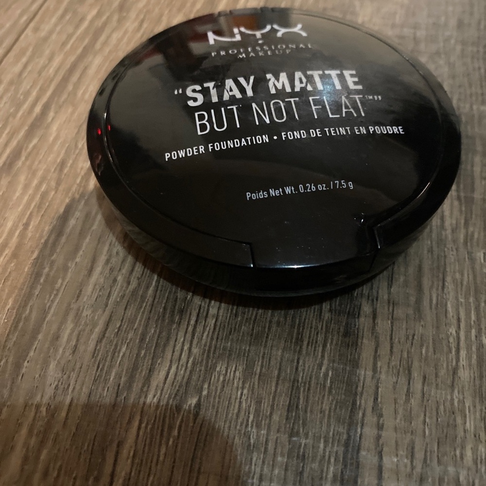 NYX Makeup Stay Matte But Not Flat Powder Foundation- Natural SMP03